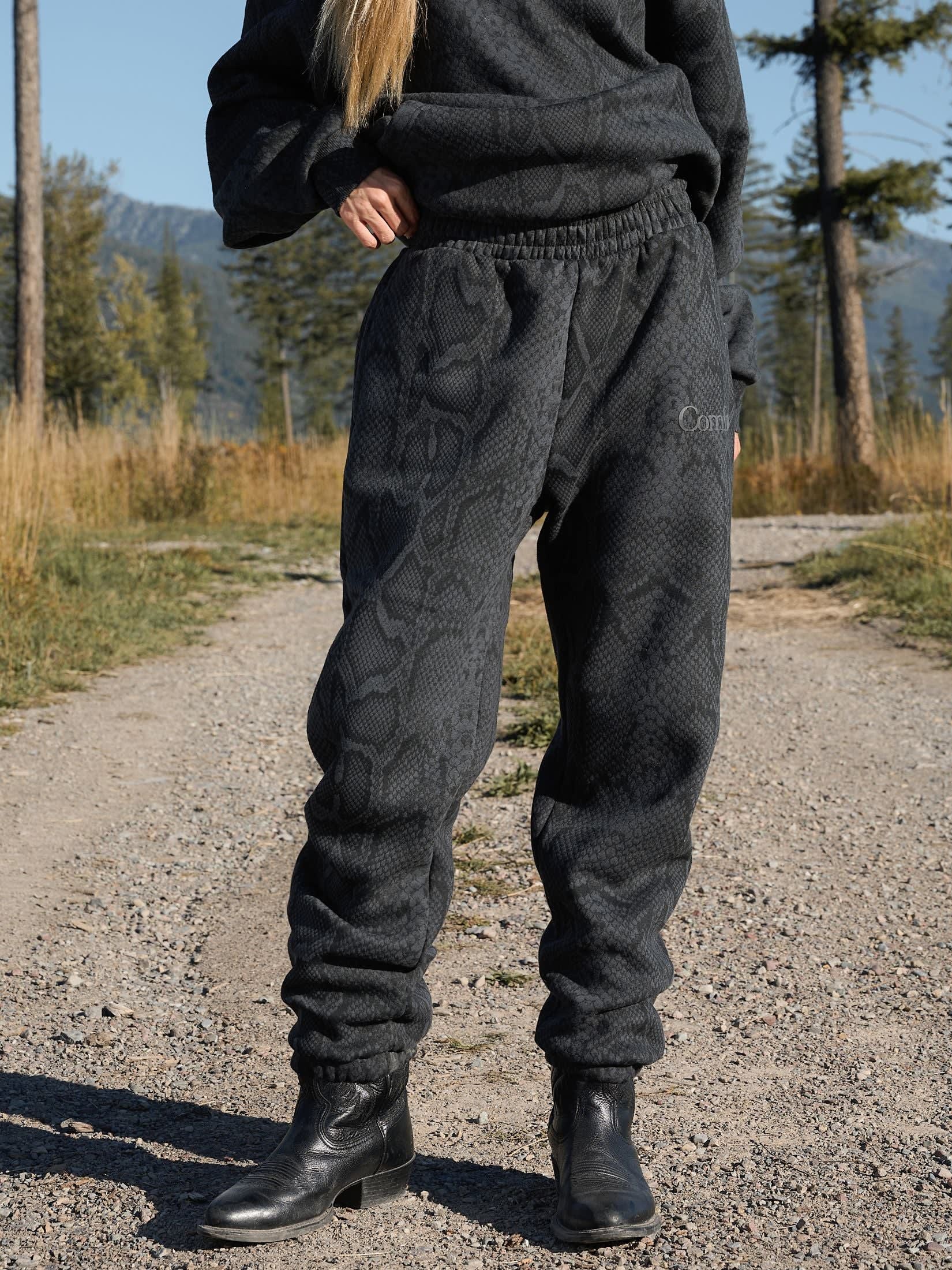 NEW COLORMinimalist SweatpantsFrom product photo from Comfrt