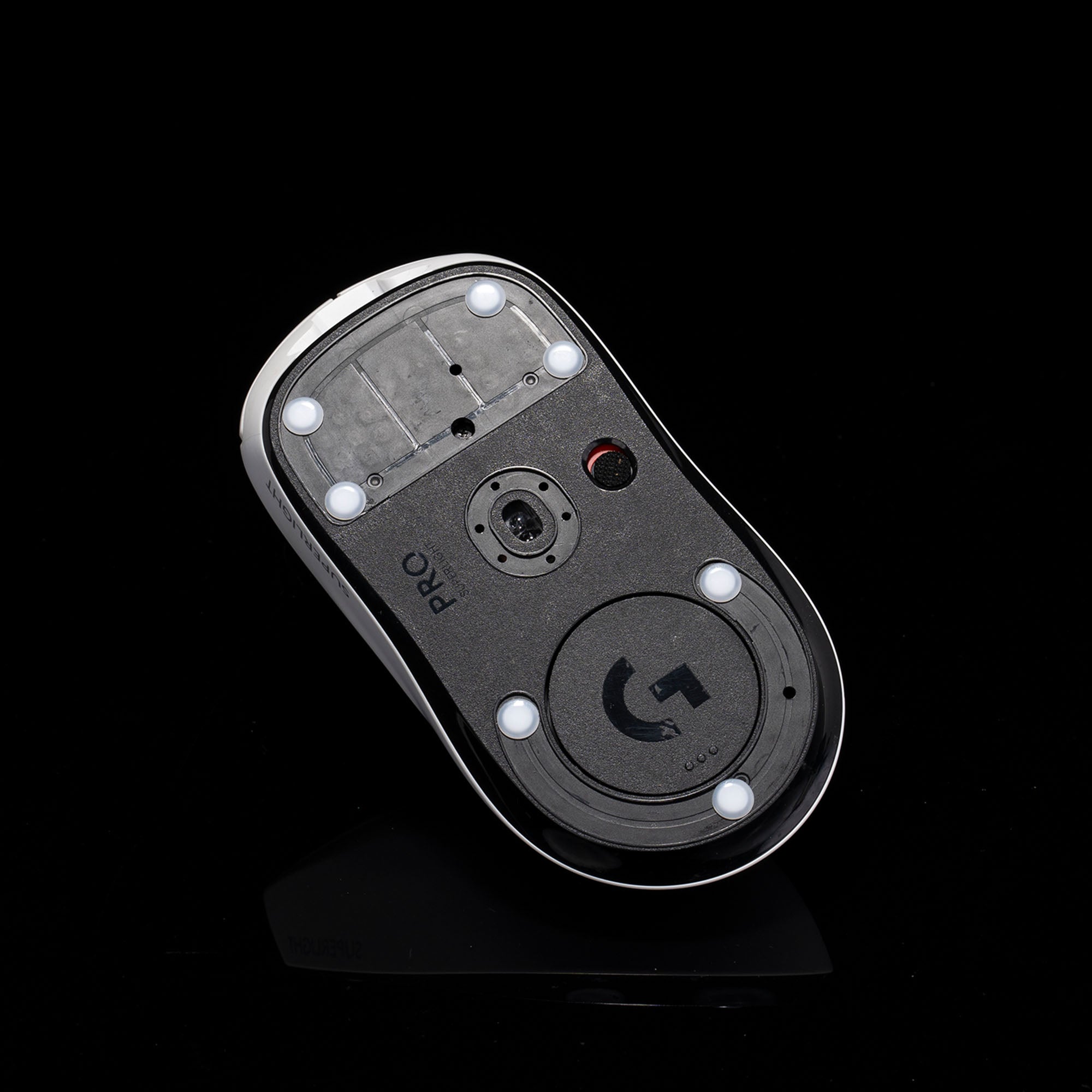 Errennir POM Mouse Skates - Universal Round Dots product photo from Addiceinc